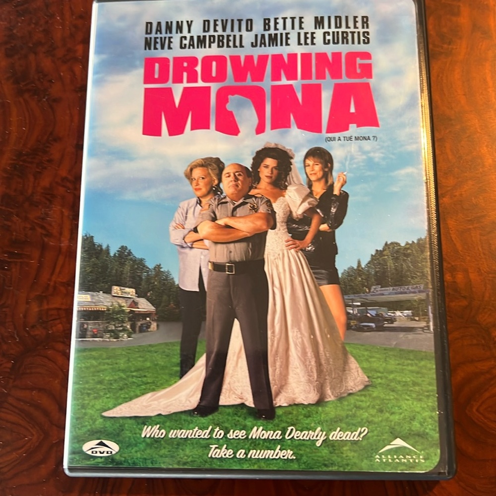 Assorted movies 3/$10 “Drowning Mona” starring Danny DeVito ￼